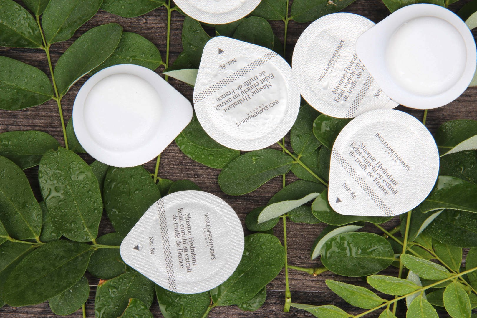 佑天元包裝｜熱成型拉伸膜包裝機(jī)在美妝行業(yè)中的應(yīng)用實(shí)踐